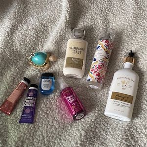 Bundle of random Bath and Body Works items